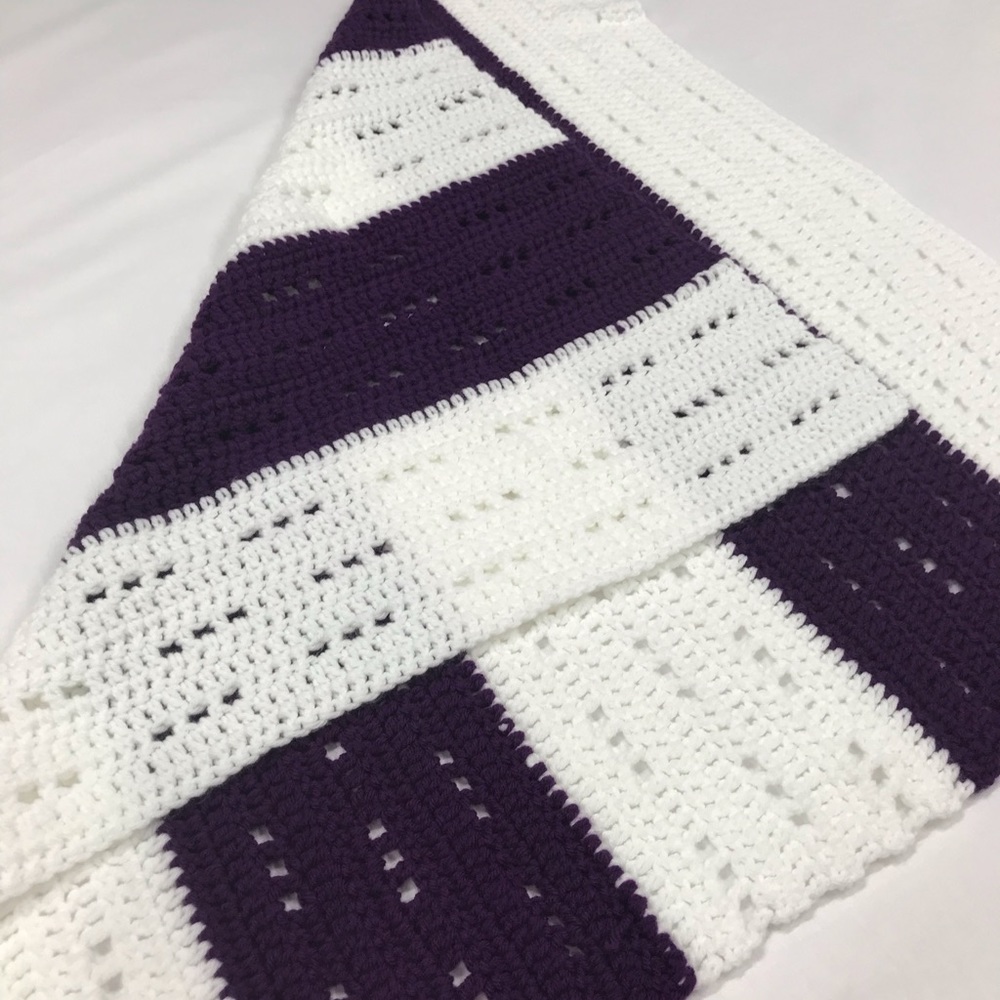 Newborn Crochet Banket, Receiving Blanket - Picture 3 of 3